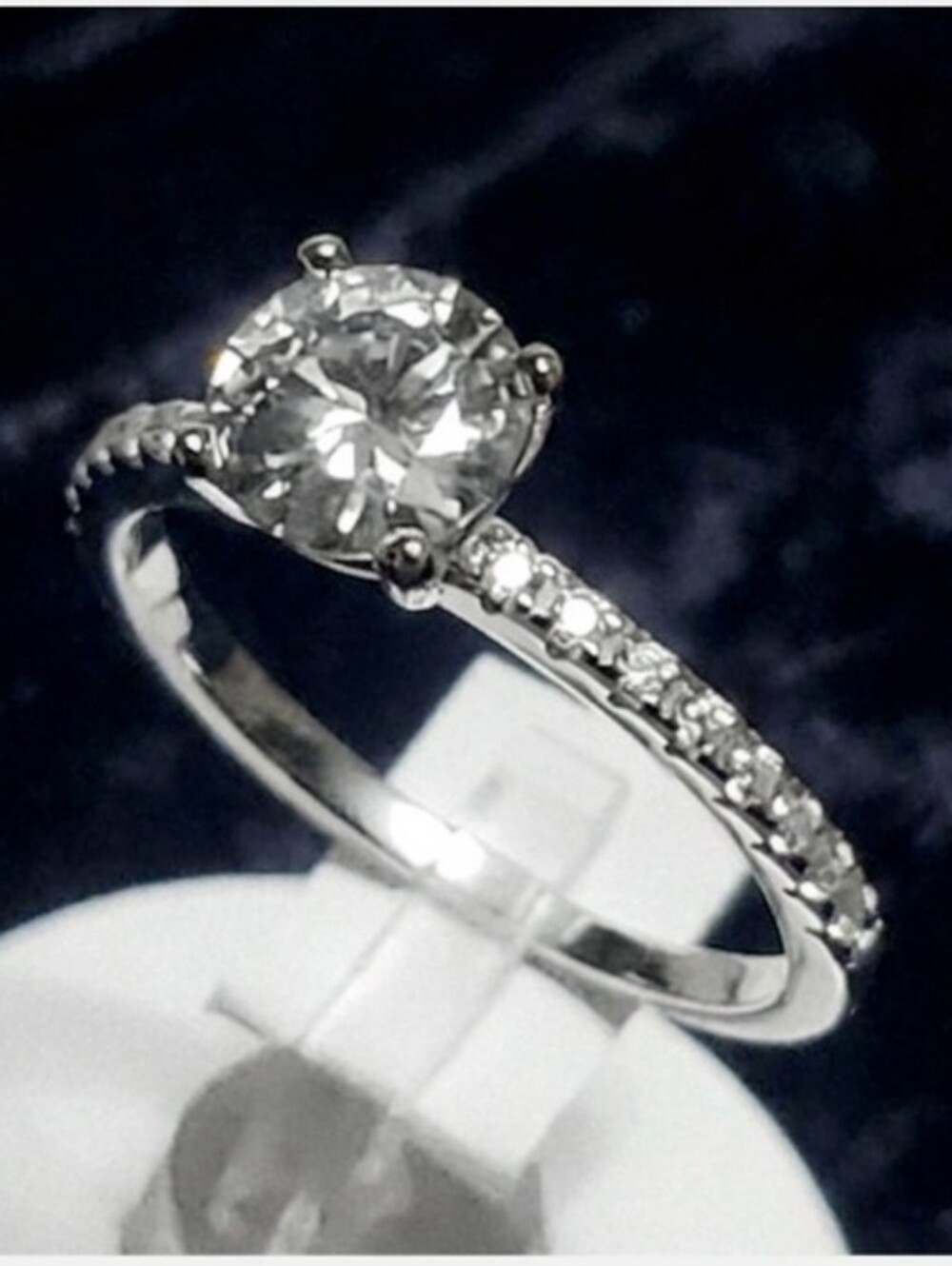 1.00 ct VVS1 -D Moissanite Solitaire NEW Ring Certificate